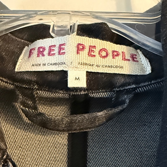 NWT Free People Suki Ruffled Details Denim Jacket Size M - Picture 4 of 6